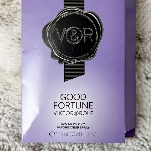 Viktor & Rolf 5-Piece Luxury Fragrance Set โ Good Fortune, Flowerbomb, Spicebomb - Picture 4 of 7